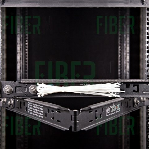 PATCHBOX® Setup.exe uchwyt ułatwiający pracę w serwerowni- Uchwyt/podstawka na narzędzia do szafy RACK