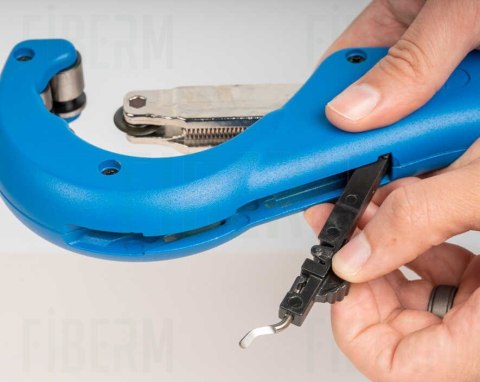 Precyzyjny Obcinak do Rur 1/4" (6,3 mm) - 3" (76 mm) Jonard TC-300