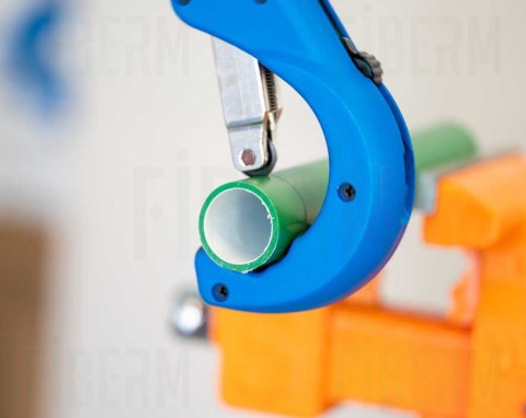 Precyzyjny Obcinak do Rur 1/4" (6,3 mm) - 3" (76 mm) Jonard TC-300